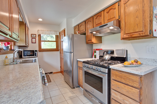610 E Nerge Rd, Roselle, IL 60172 photo 7