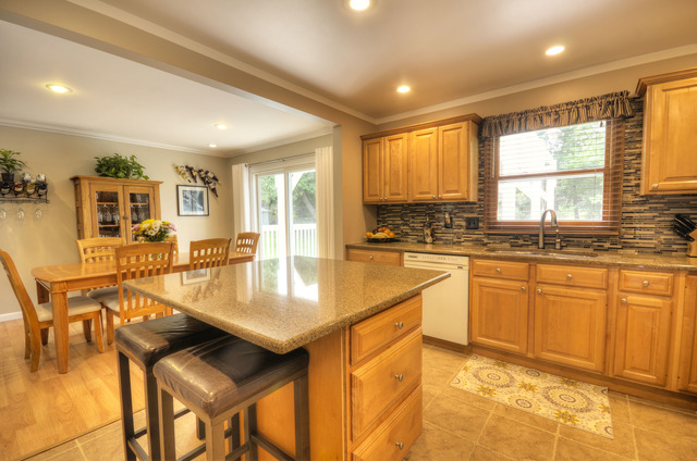 515 Silbury Ct, Mchenry, IL 60050 photo 4