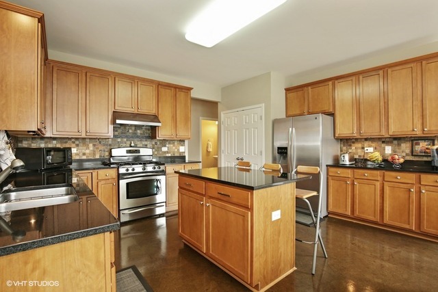313 Comstock Dr, Elgin, IL 60124 photo 9