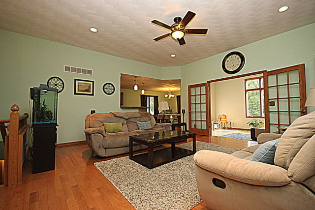 6567 Hartwig Dr, Cherry Valley, IL 61016 photo 2