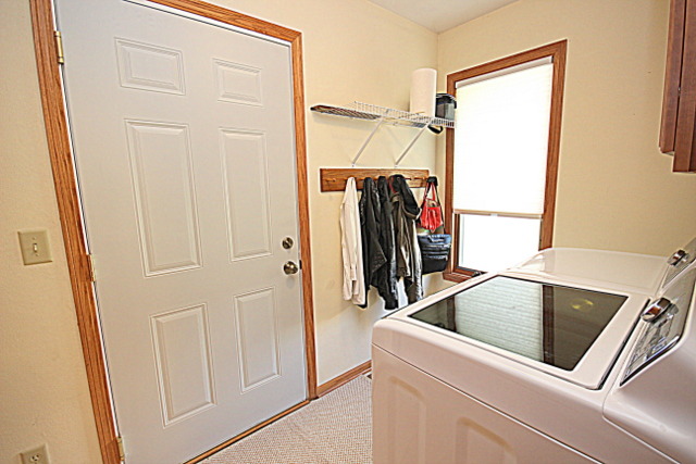 6567 Hartwig Dr, Cherry Valley, IL 61016 photo 8