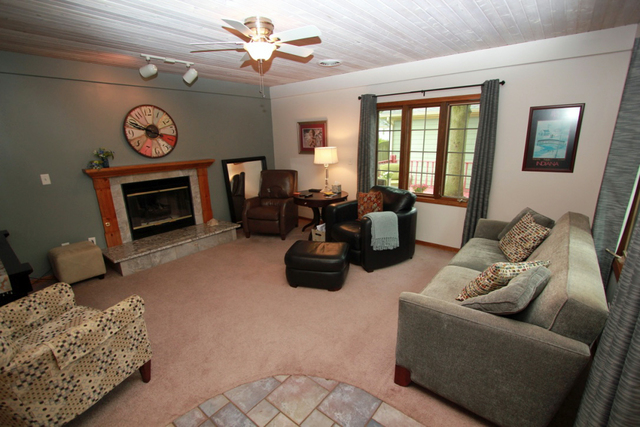 1019 Spruce St, Morris, IL 60450 photo 2