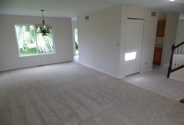 16740 W Apache Dr, Lockport, IL 60441 photo 2