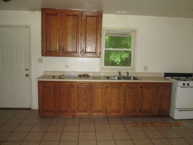 15340 Parkside Dr, Markham, IL 60428 photo 8