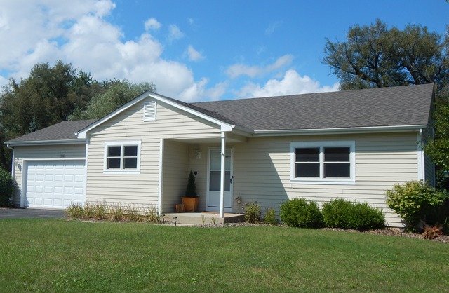 1340 N Parkview Ter, Algonquin, IL 60102 photo 2