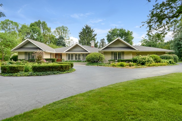 370 Maple Row, Northfield, IL 60093 photo 2