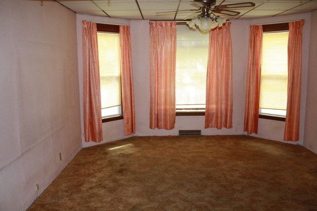 618 Nachusa Ave, Dixon, IL 61021 photo 2