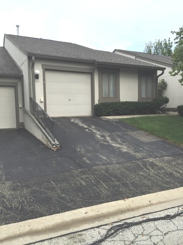 108 Honeysuckle Ct, Rolling Meadows, IL 60008 photo 1