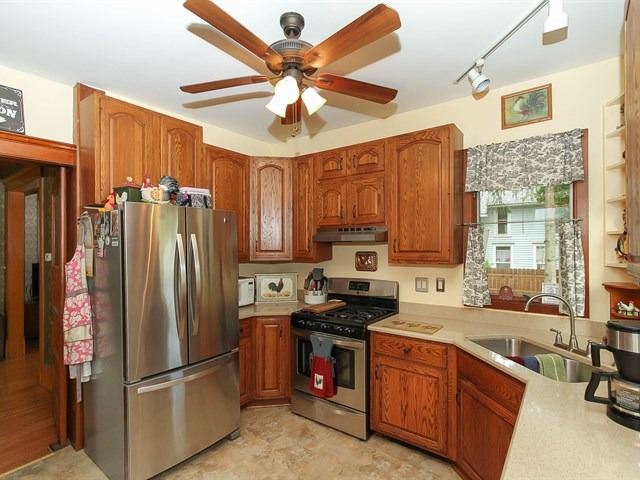 515 South St, Elgin, IL 60123 photo 10