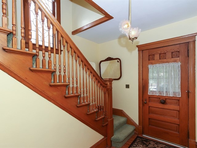 515 South St, Elgin, IL 60123 photo 4