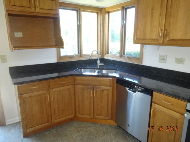 604 Alice Pl, Elgin, IL 60123 photo 9