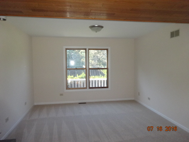 604 Alice Pl, Elgin, IL 60123 photo 3