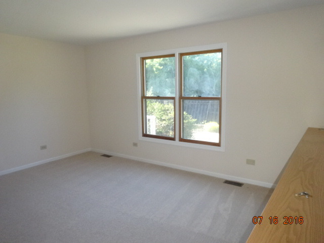 604 Alice Pl, Elgin, IL 60123 photo 8