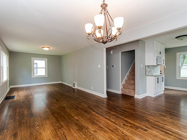 5361 Kimball Pl, Oak Lawn, IL 60453 photo 4