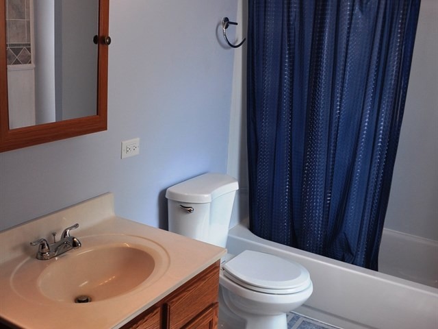 641 South St, Elgin, IL 60123 photo 11