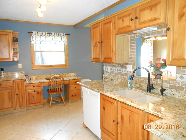 12364 Pine Dr, Genoa, IL 60135 photo 9