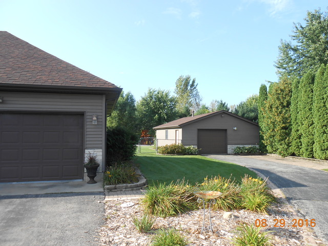 12364 Pine Dr, Genoa, IL 60135 photo 23