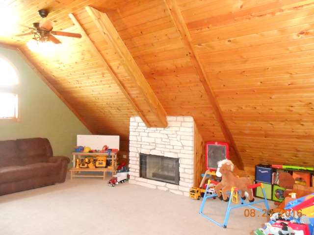 12364 Pine Dr, Genoa, IL 60135 photo 7