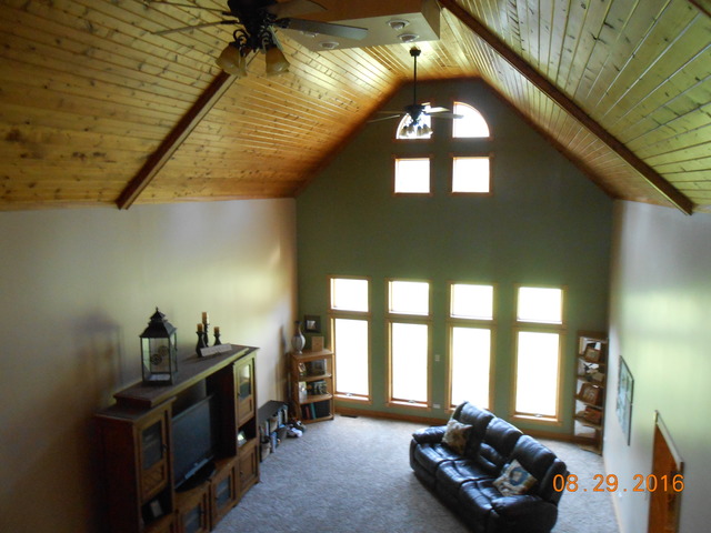 12364 Pine Dr, Genoa, IL 60135 photo 6