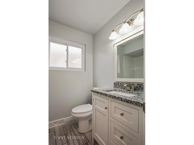3910 W 62nd Pl, Chicago, IL 60629 photo 14