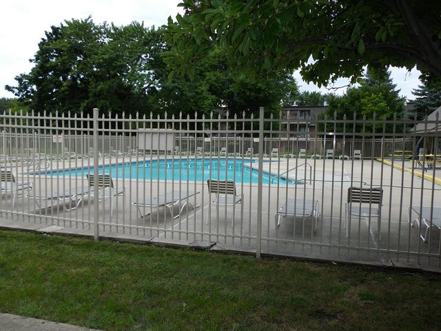 138 E Bailey Rd #H, Naperville, IL 60565 photo 4