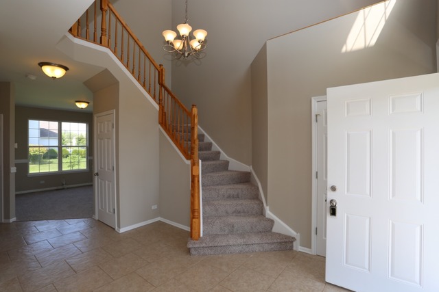 239 Thrush Cir, Lindenhurst, IL 60046 photo 14