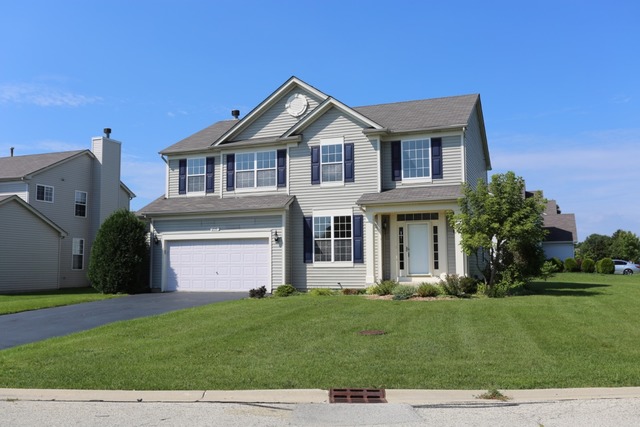 239 Thrush Cir, Lindenhurst, IL 60046 photo 1