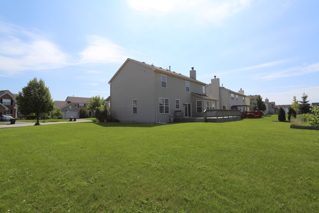 239 Thrush Cir, Lindenhurst, IL 60046 photo 16