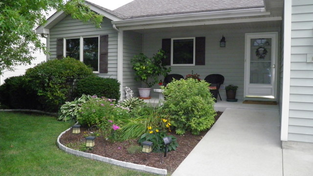 606 Jaffe St, Plano, IL 60545 photo 2