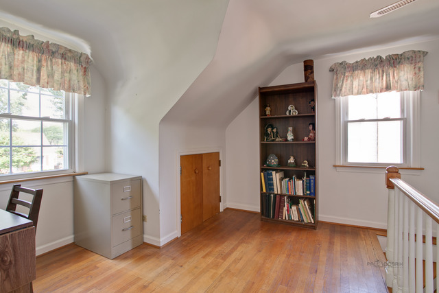 519 N Maple St, Mount Prospect, IL 60056 photo 13