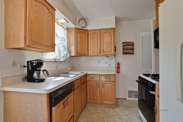 519 N Maple St, Mount Prospect, IL 60056 photo 9
