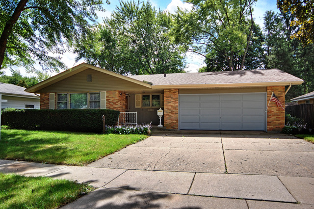 903 Ford Ave, Elgin, IL 60120 photo 1