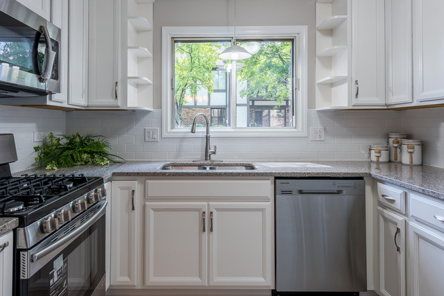850 Sheldon Ct #A, Wheaton, IL 60189 photo 4
