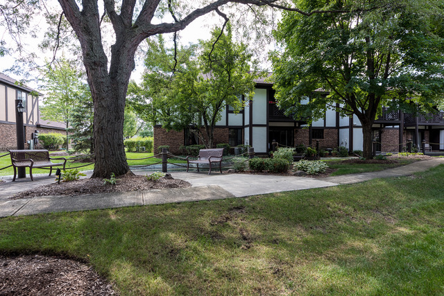 850 Sheldon Ct #A, Wheaton, IL 60189 photo 21