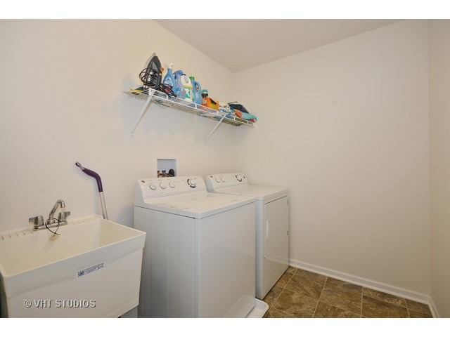 4207 Southerland Dr, Oswego, IL 60543 photo 12