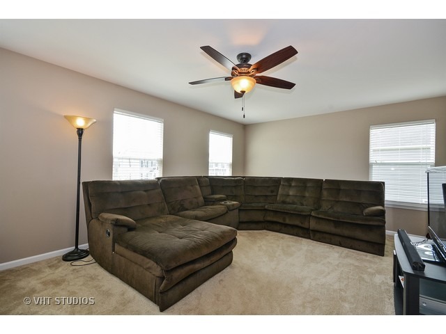 4207 Southerland Dr, Oswego, IL 60543 photo 6