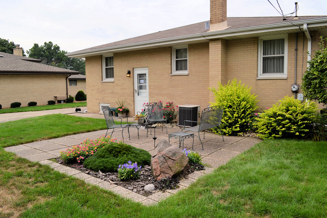 18445 Locust St, Lansing, IL 60438 photo 16
