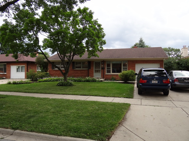 1341 Anthony Rd, Wheeling, IL 60090 photo 2