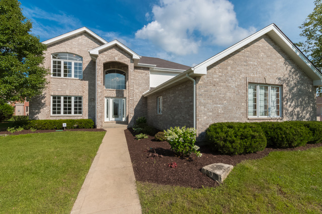 1017 Willow Rd, Matteson, IL 60443 photo 1
