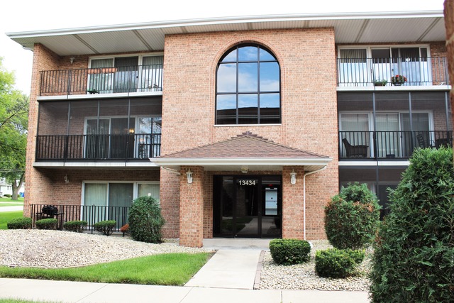 13434 E Circle Dr #406, Crestwood, IL 60445 photo 1