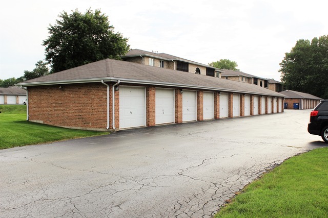 13434 E Circle Dr #406, Crestwood, IL 60445 photo 5