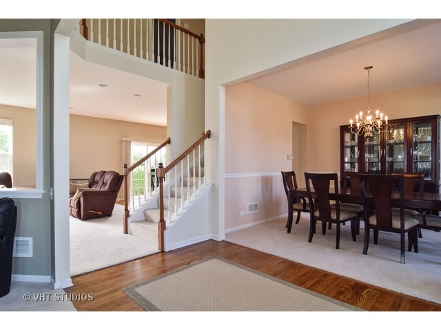 4130 Georgetown Cir, Algonquin, IL 60102 photo 2