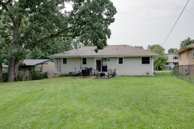 2401 Deerpath Dr, Lindenhurst, IL 60046 photo 25