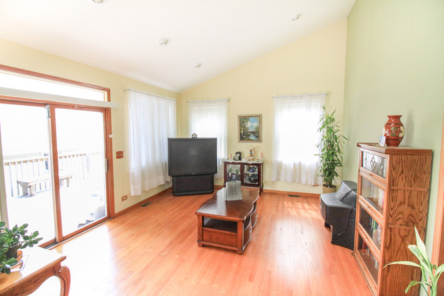 132 E Morrison Ave, Mount Prospect, IL 60056 photo 7