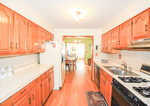 132 E Morrison Ave, Mount Prospect, IL 60056 photo 4