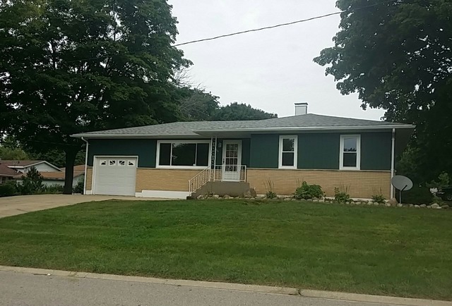 606 E Brown St, Harvard, IL 60033 photo 1