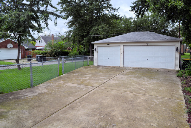 17740 Roy St, Lansing, IL 60438 photo 9