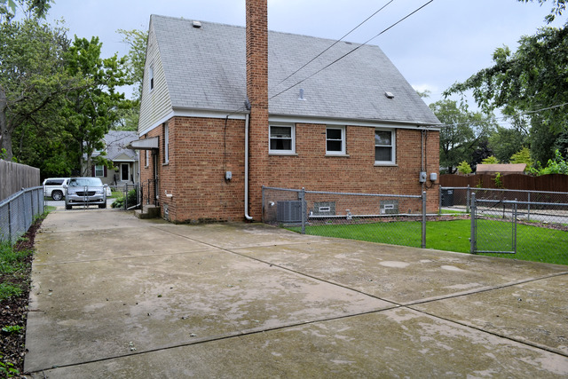 17740 Roy St, Lansing, IL 60438 photo 8