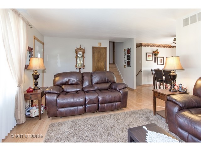 24026 S Cardinal Dr, Channahon, IL 60410 photo 5