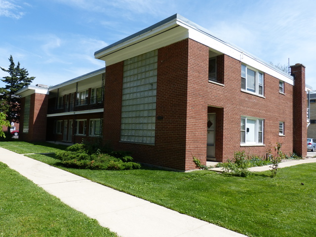 105 E Grove St, Lombard, IL 60148 photo 2